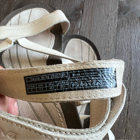 Teva Cabrillo Leather Crossover Sandal for Women Ivory Color Size 9 - Picture 15 of 15